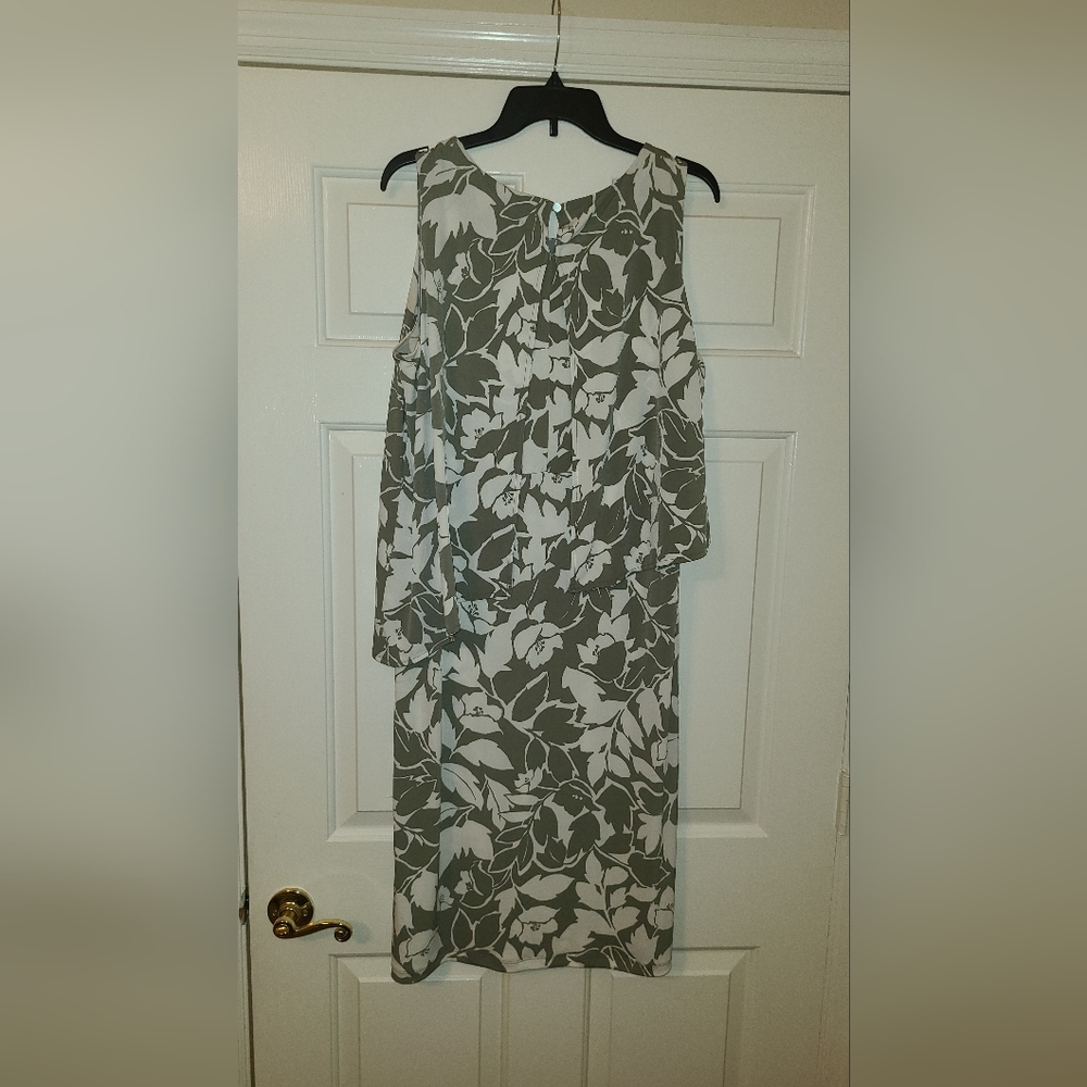 Chico’s - Green and White Midi Layered Dress - Size 2 (Conventional US Size - L)